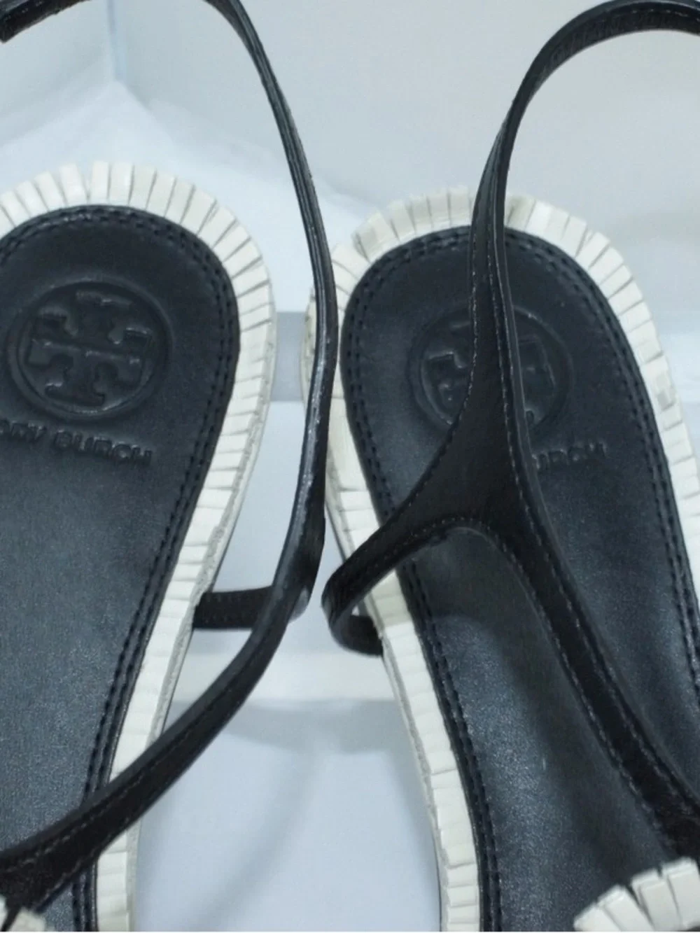 Tory Burch Size 8M Black and White Logo T-Strap Sandals. Box& Dust bag included